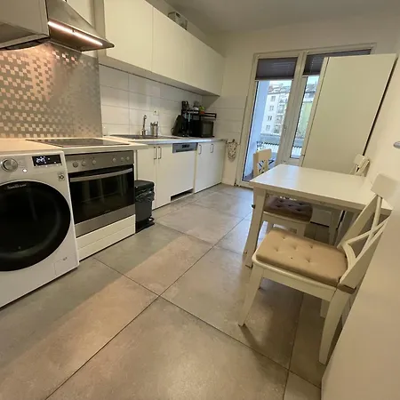 Cozy Nightlife Apartment Dusseldorf